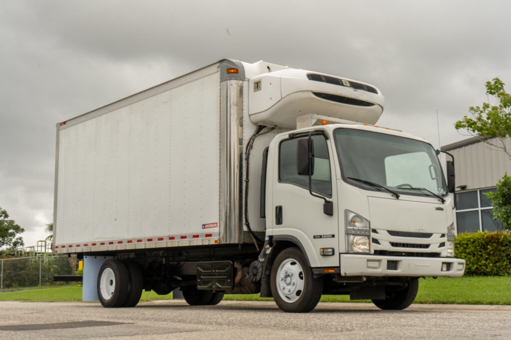 Truck cooling unit service center